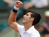 Novak Djokovi a jeho radost v 1. kole Roland Garros