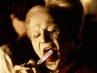 Dracula ve filmu Francise Forda Coppoly z roku 1992 s Gary Oldmanem v hlavní...