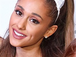 Ariana Grandeová a její tolik oblíbená ouka, bez kterých na svých koncertech...