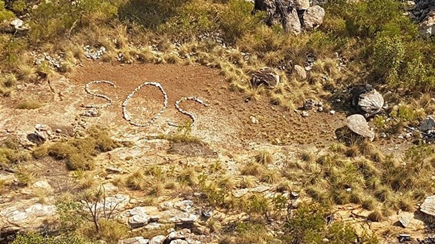 Volání o pomoc vyskládané z kamen na severozápad Austrálie