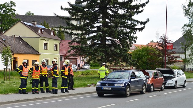 Srka t aut zkomplikovala dopravu ve Svitavch. (25. 5. 2017)