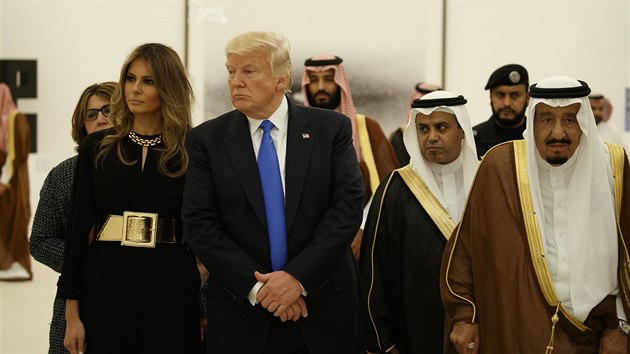 Americký prezident Donald Trump s manželkou Melanií na oficiální návštěvě Saúdské Arábie (20. května 2017)