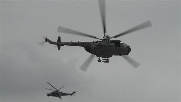 SPolen ukzka vrtulnk Mi-171 a bitevnku Mi-24/35 na Dni otevench dve zkladny v slavi