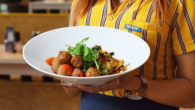 Masové koule v restauraci védského nábytkáského gigantu Ikea (ilustraní...