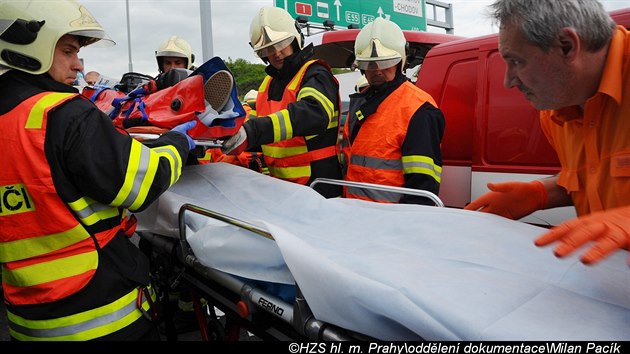 Nehoda na konci dlnice D1 na Chodov.