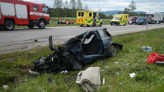 Tragick stet dvou voz BMW u Bujanova.