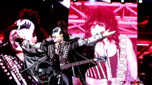 Na sobotní koncert skupiny Kiss na brněnském výstavišti dorazilo 25 tisíc fanoušků. Odměnou jim byla tradiční velkolepá show.
