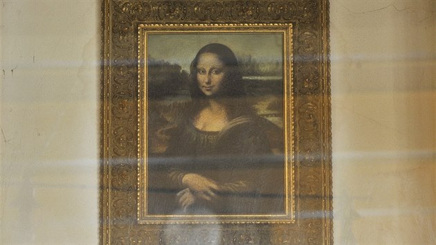 Na čestném místě zadního sálu restaurace mají ručně malovanou kopii slavného obrazu Mona Lisa.