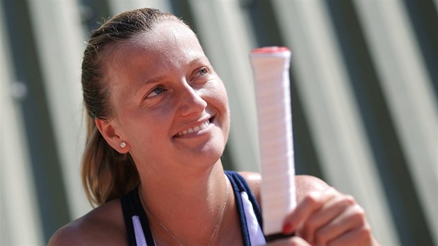 S SMVEM. Petra Kvitov pi trninku ped odletem na Roland Garros v Pai.