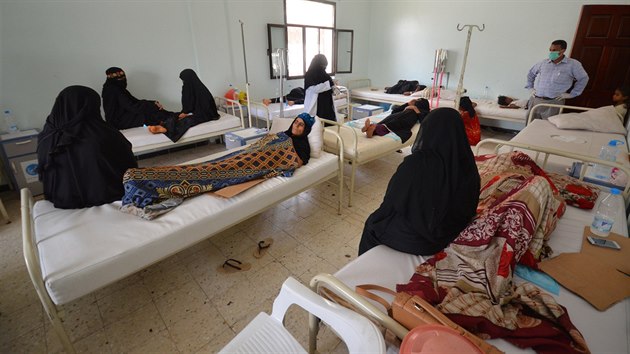 V Jemenu se  cholera, zdravotnickch zazen v zemi je vak kvli vlce nedostatek. Nejvt nebezpe hroz tem milionm podvyivench dt. (14. kvtna 2017)