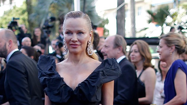 Pamela Andersonová (Cannes, 20. května 2017)