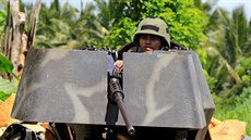 Na Filipínách se vyhrotily boje mezi vládními vojáky a islamisty. (24.5.2017)