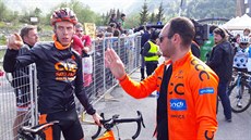 Jan Hirt si za cílem 19. etapy Gira mohl zhluboka oddechnout.