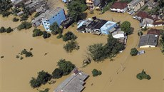 Srí Lanku nií záplavy, vyádaly si stovky obtí (27.5.2017)