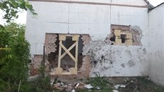 Opilý �idi� naboural v Male�ovicích na Brn�nsku do rodinného domu. Vyvázl jen s...