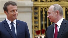 Vladimir Putin v pondělí jednal s Emmanuelem Macronem (29. května 2017)