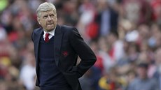 KONEC? SPÍ NE. Trenér Arséne Wenger má podle zpráv mnohých britských médií v...