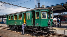 Podobné parní motorové vozy se zaaly na tratích objevovat a po roce 1900....