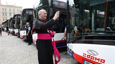 Olomoucký dopravní podnik p�evzal deset nových autobus�, kterým na Horním...