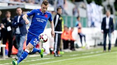 Slávistický útočník Muris Mešanovič u míče během utkání v Mladé Boleslavi
