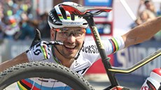 HELOU, HOI! Nino Schurter po triumfu v závodu v Novém Mst na Morav