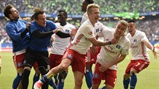 SPADL OBROVSKÝ KÁMEN ZE SRDCE. Hamburk propadl v 88. minutě euforii, v utkání s...