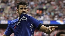 Útočník Chelsea Diego Costa se raduje z vyrovnávací trefy ve finále FA Cupu.