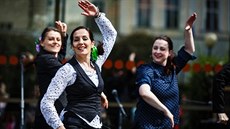 Tanec v metru. Ve vestibulech stanic pra�ského metra se dnes tan�í. P�ipojit se...