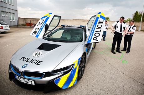 Supersportovní policejní vz BMW i8 (12. kvtna 2017)
