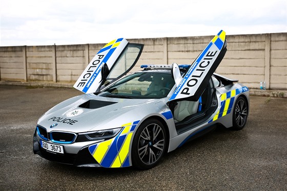Supersportovní policejní vz BMW i8 (12. kvtna 2017)