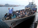 Libyjská pobení strá zachránila ve Stedozemním moi desítky migrant (26....