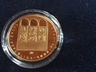 Hrad Bouzov má svou minci z 15 gram zlata