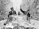 Americký prezident John F. Kennedy a mexický prezident Adolfo Lopez Mateos...