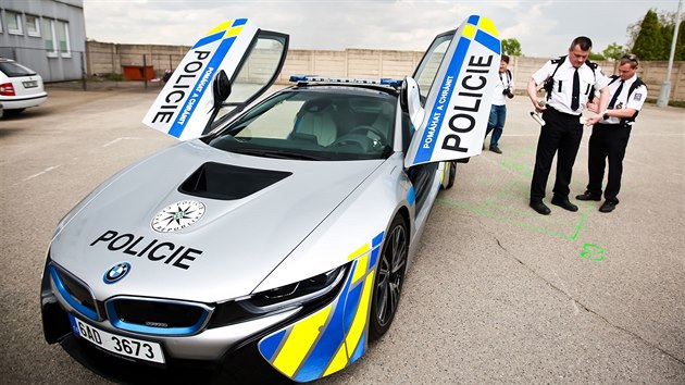 Supersportovní policejní vz BMW i8 (12. kvtna 2017)