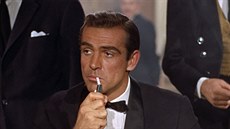 Sean Connery jako 007 ve filmu Dr. No