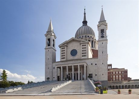 Bazilika v severoitalském mst Castelnuovo