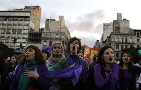 Protest proti násilí na enách v Buenos Aires. V Argentin ron kvli svému...