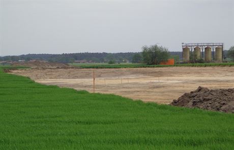 V trase budoucí D35 zatím probíhají archeologické práce. Takto vypadá ji...