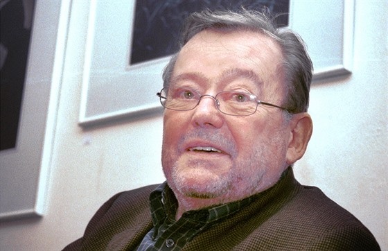 Překladatel a bývalý primátor Prahy Jaroslav Kořán na snímku z března 2004.