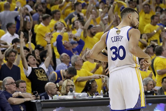 Stephen Curry a fanouci Golden State mohou slavit, druhé finále NBA jim...