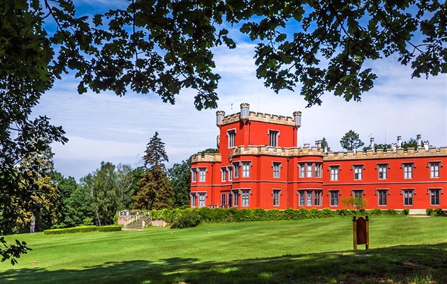 Hrady a zámky rodů Modré krve. Navštivte sídla českých šlechticů