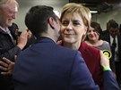 Vdkyn Skotské národní strany Nicola Sturgeonová  (9. ervna 2017)