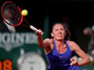 Ruská tenistka Jekatrina Alexandrovová hraje proti Plíkové ve 2. kole Roland...