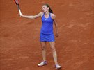 Ruská tenistka Jekatrina Alexandrovová elí ve 2. kole Roland Garros Karolín...