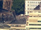 Zábry z vrtulníku: Policejní operace v Londýn pokraují