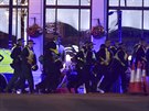 Policie zasahuje po útoku v centru Londýna (4. ervna 2017).