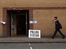 Volební místnost v Romfordu na východ Londýna (8. ervna 2017)