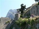Pevnost svatého Jana se vypíná na ostrohu nad pístavním mstem Kotor.