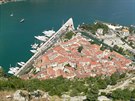 Kotorský pístav z ptaí perspektivy. Odmna pro ty, kdo vystoupali a nahoru.