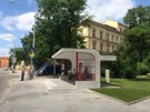 Funkcionalistická zastávka architekta Oskara Poísky na Obilním trhu v Brn po...